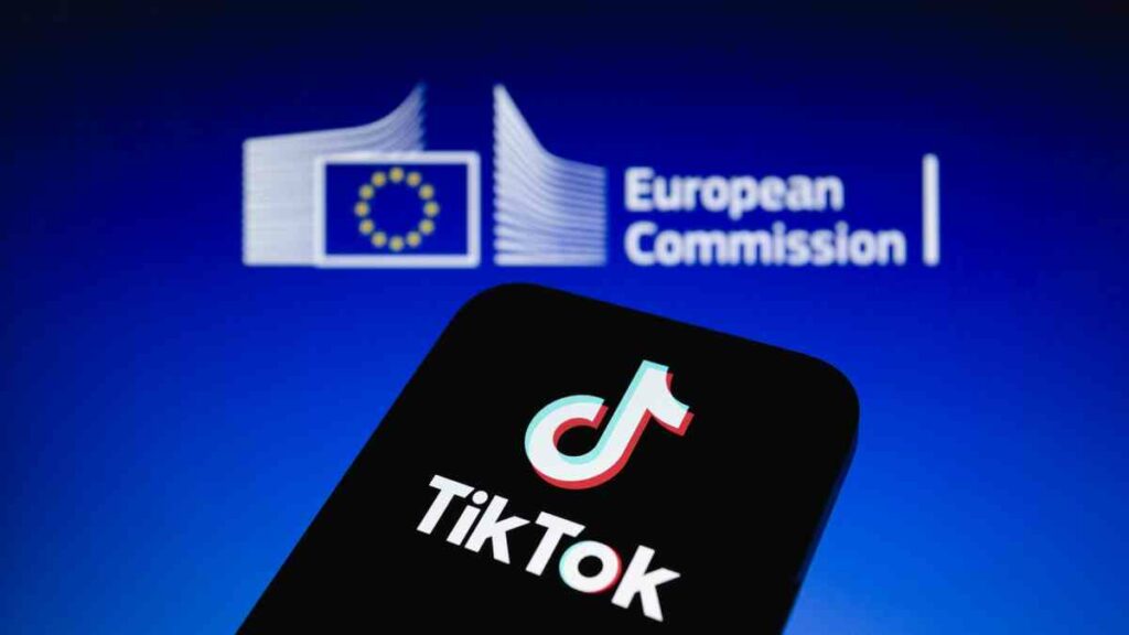 Bruselas dice que los menores pueden elegir que sus cuentas sean públicas, lo que significa que cualquier usuario, incluso aunque no tenga un perfil en TikTok, puede ver el contenido que publican.