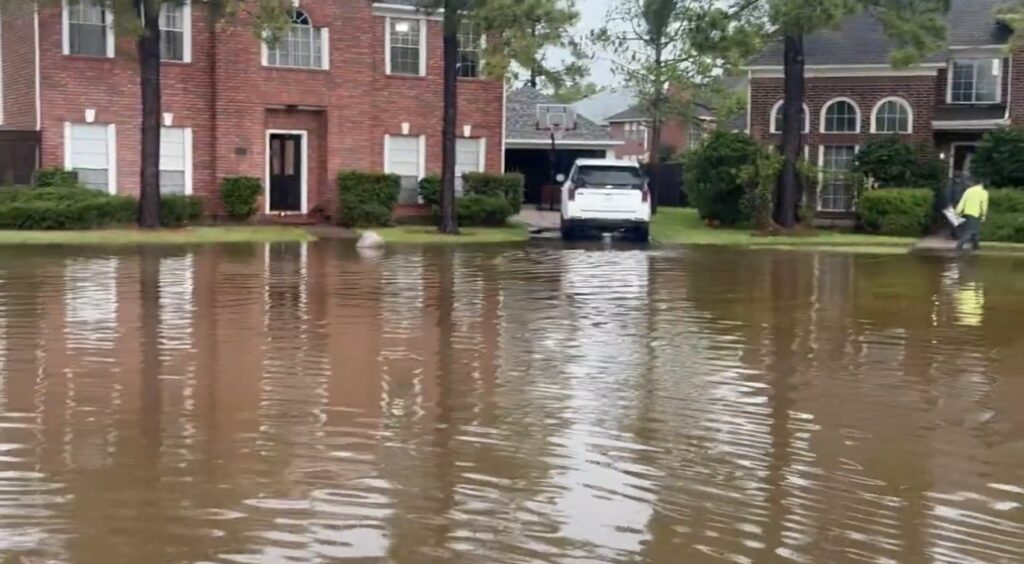 La tormenta tropical Bertha vuelve a tocar tierra en Texas y se disipará pronto