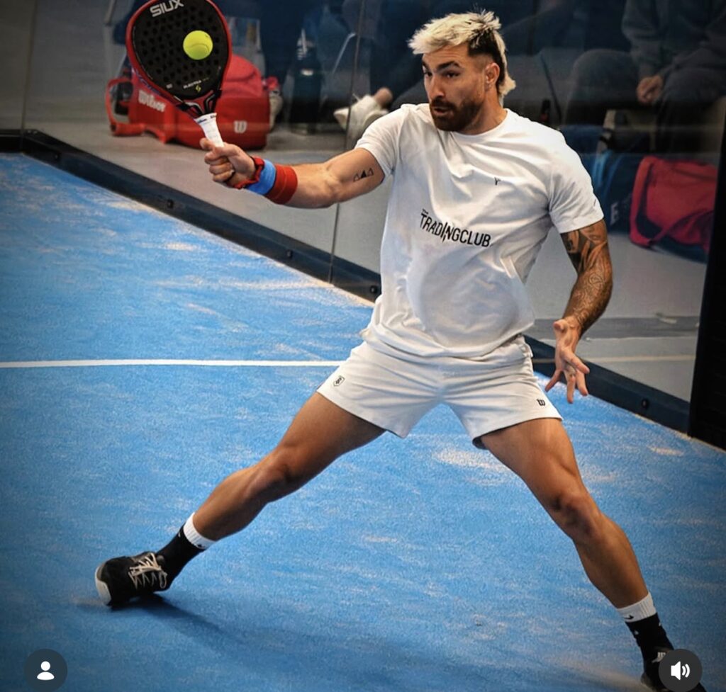 El detenido fue identificado como Nicolás Xiviller Pardodeir, de 27 años, quien enfrenta varios cargos relacionados con el incidente ocurrido en Tennis Plaza, establecimiento ubicado en el 2600 de la avenida 87 del noroeste.