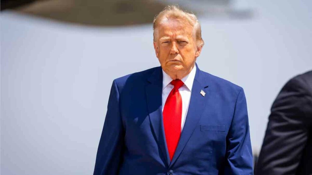 Trump, no puede concurrir a las elecciones de 2028, ya que la Carta Magna solo permite ejercer dos mandatos y el republicano se encuentra en su segundo período, tras haber gobernado también entre 2017 y 2021.