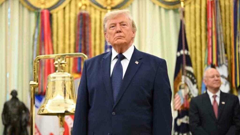 “Irán no puede tener un arma nuclear. Lo llamo 'desnuclearizar Irán', y eso es lo que ha pasado. Nunca van a tener un arma nuclear”, insistió Trump.