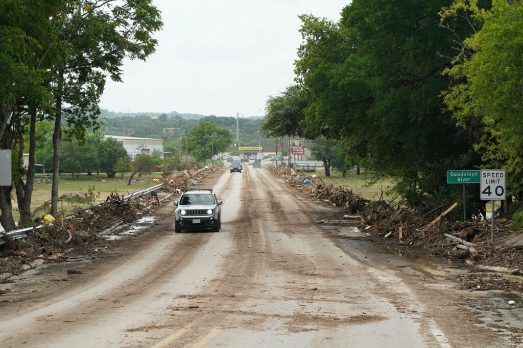 Inundaciones mortales en Texas: evacuaciones y rescates tras fuertes lluvias