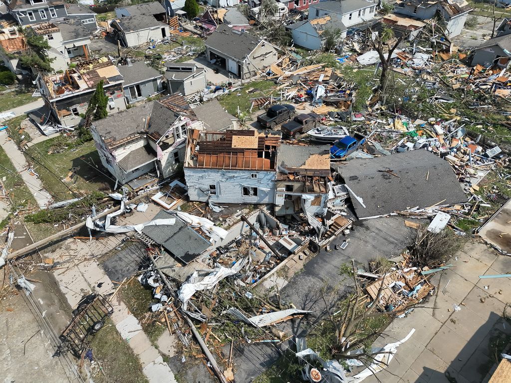 Tornado devasta ciudades de Wisconsin: casas destruidas y miles sin electricidad