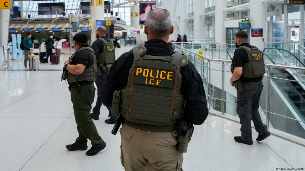 Alerta en aeropuertos de EE. UU. por detenciones migratorias de ICE: se reportan más de 800 arrestos