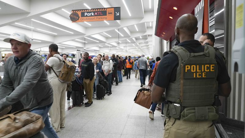 Aumentan los operativos migratorios en aeropuertos de Estados Unidos