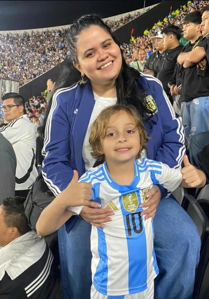 encontrar a su hijo con vida