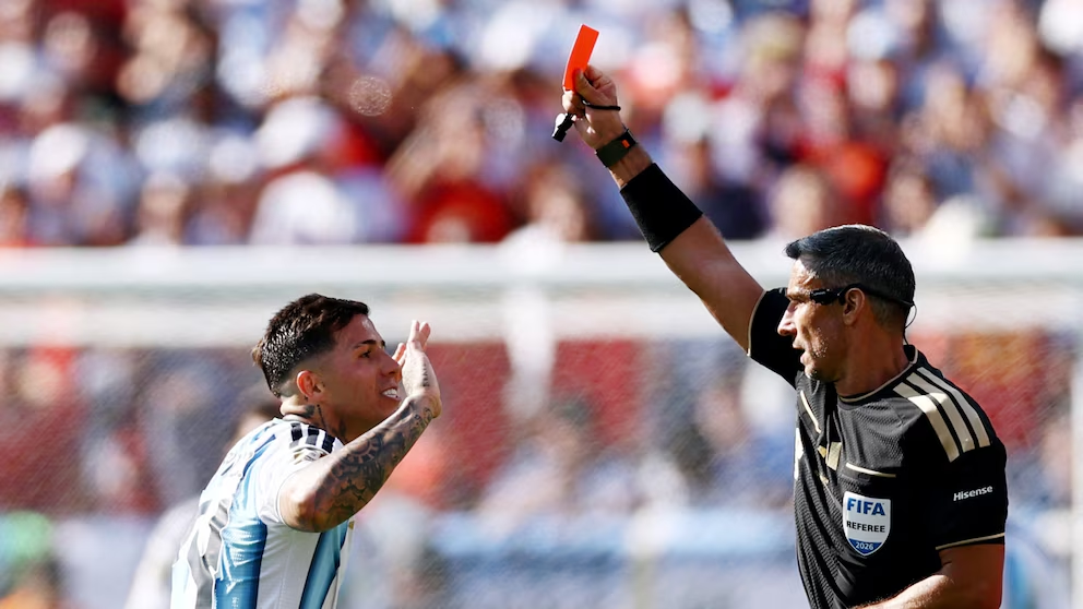 Árbitro que dirigió final del Mundial 