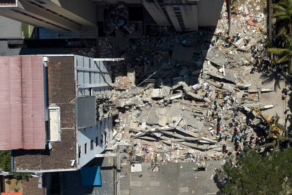 Al menos 240 muertos en cuatro regiones de Colombia por el terremoto