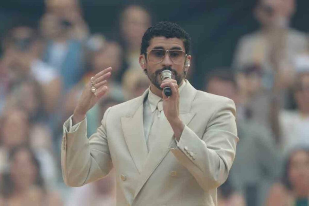 Recordó, que, cuando grababa sus primeras canciones en el armario de su cuarto, también comenzó a seguir la carrera de Colón, a quien describió como “un joven prospecto de Puerto Rico al que le tenía mucha fe”.