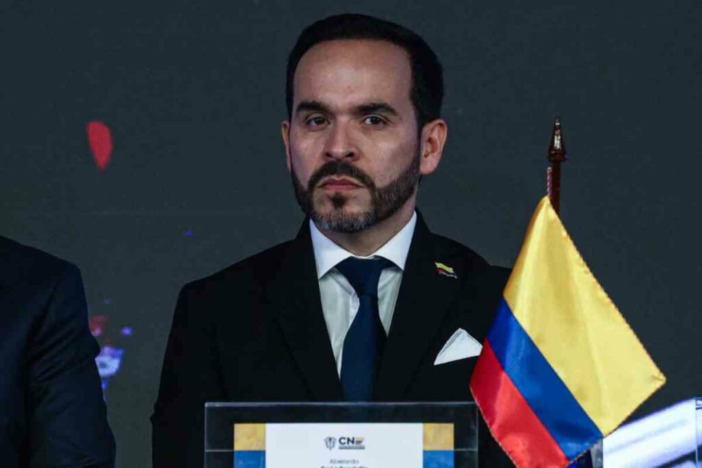 De la Espriella sucederá en el cargo al presidente Gustavo Petro, quien no reconoce su triunfo y promete liderar la oposición y la “desobediencia civil” contra el Gobierno del abogado ultraderechista.