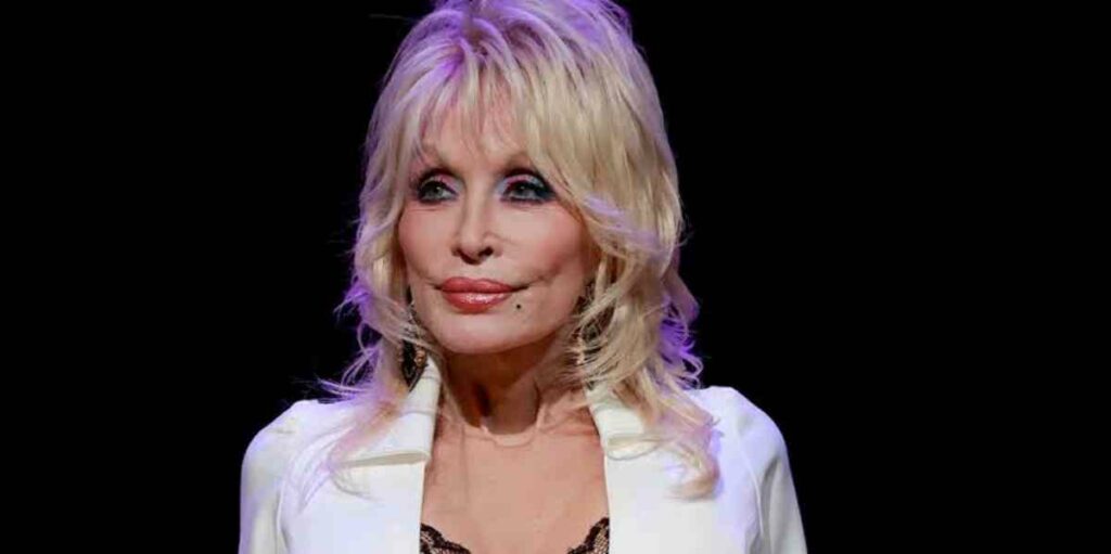 El fallecimiento de la legendaria estrella de la música country Dolly Parton a los 80 años, a quien describieron como una mujer ejemplar que dejó una huella imborrable en la industria y en el corazón de millones de personas.