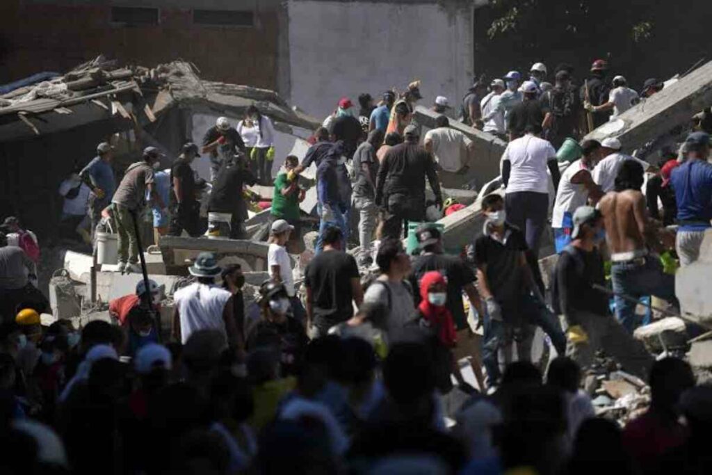 Se trata de un grupo distinto, que viajó desde Venezuela, donde participaron en las labores de rescate tras los terremotos de julio.