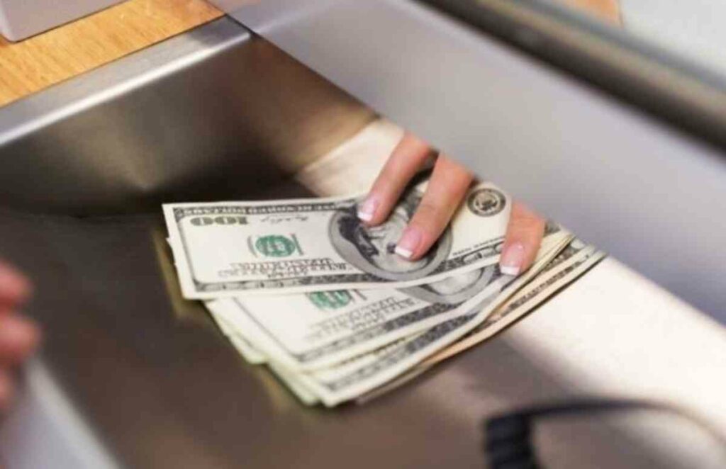Las divisas que entraron a El Salvador en julio pasado fueron inferiores en 8,64 millones dólares a los 872,89 millones que se registraron en ese mismo mes en 2025.