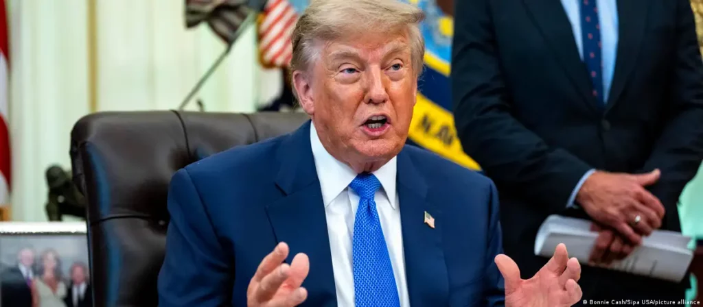 Donald Trump arremete contra reportera