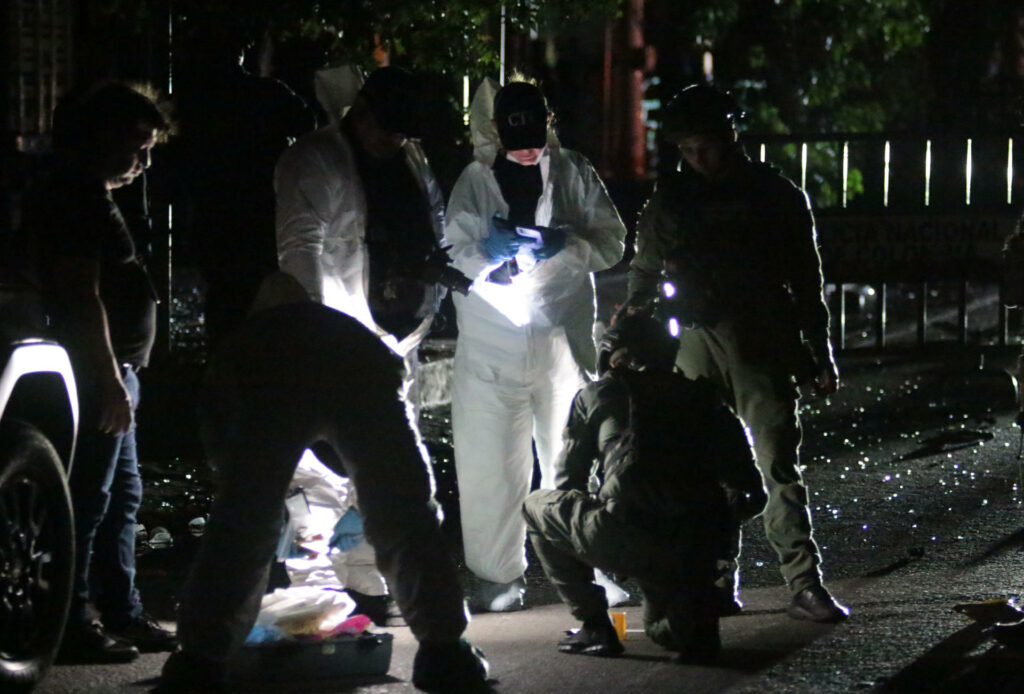 Un muerto y once heridos en el ataque terrorista contra un puesto policial en Colombia