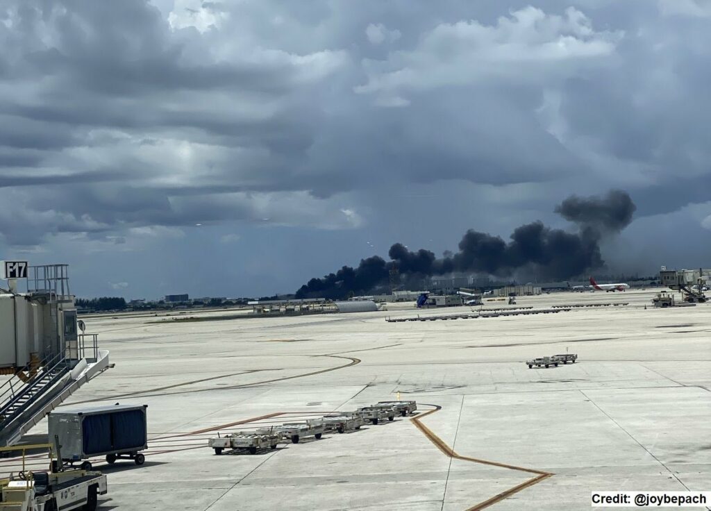 Avión de carga de Amazon se sale de la pista y termina en una carretera de Miami