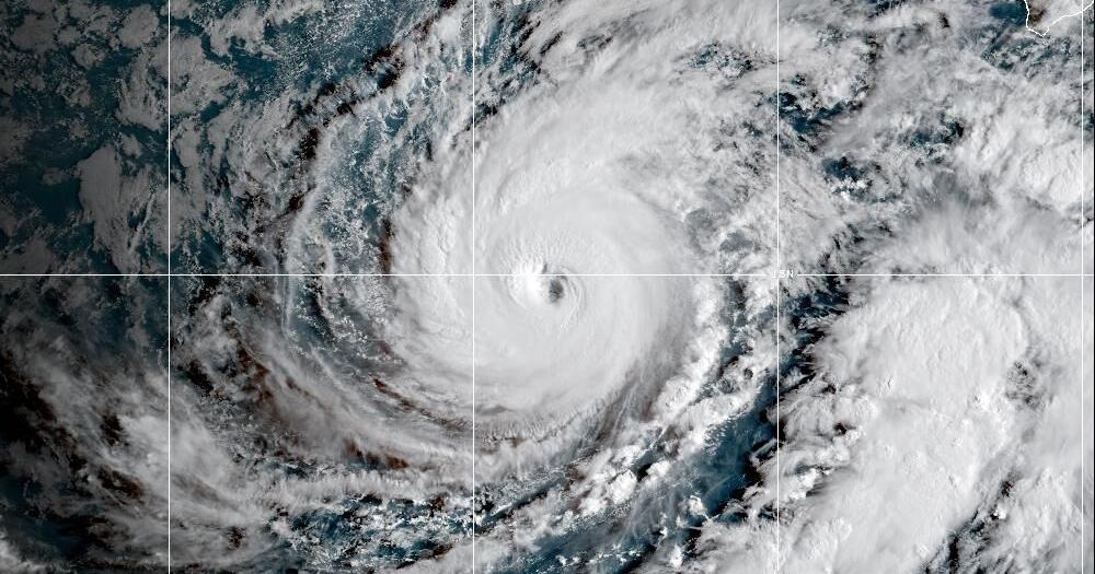 Huracán Lowell amenaza Hawái con tornados, inundaciones y fuertes vientos 1