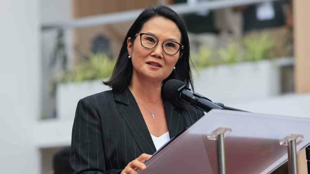 Keiko Fujimori visitará el CECOT y se reunirá con presidente Bukele