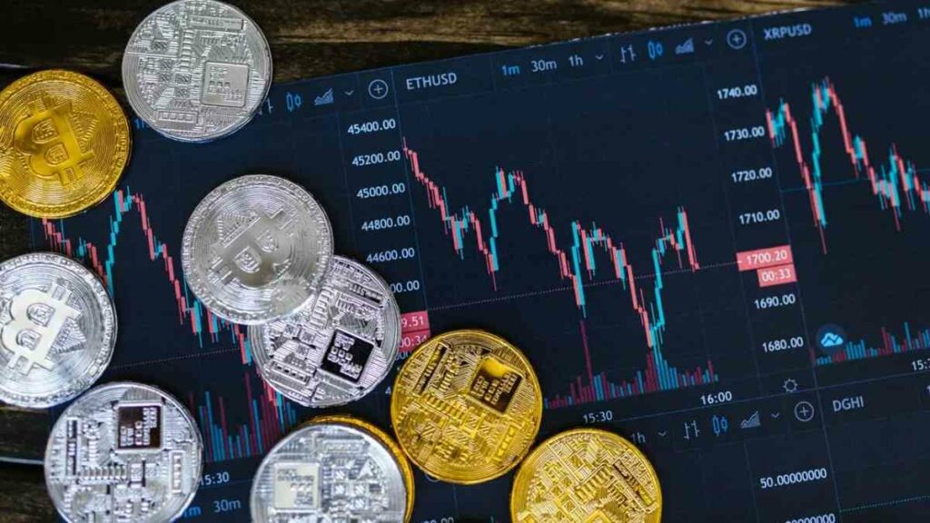 El Salvador se convirtió en septiembre de 2021 en el primer país del mundo en adoptar el bitcóin como moneda de curso legal, junto al dólar estadounidense