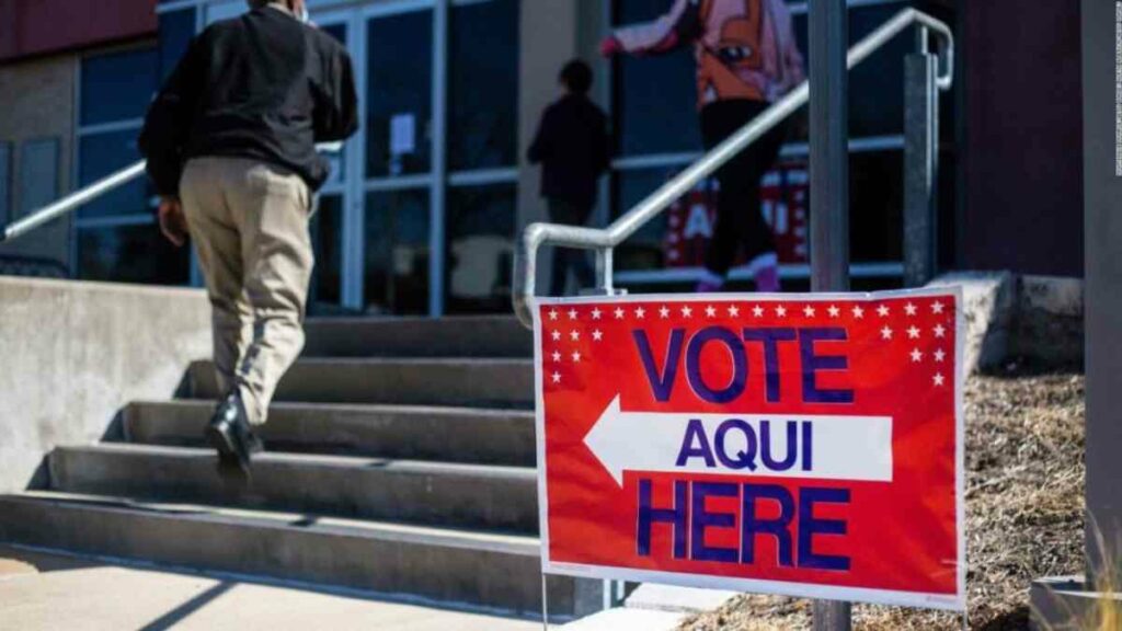 El estudio señala que los demócratas aventajan a los republicanos por un 64 % al 29 % a nivel nacional entre los votantes hispanos probables en la pregunta sobre qué partido apoyarían para el Congreso.