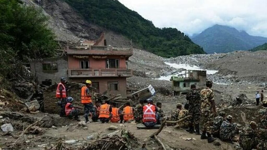 Nepal eleva a 1,344 los muertos mientras continúan las operaciones de rescate y búsqueda