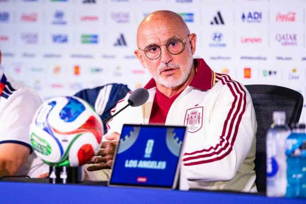 De la Fuente elogió que la estrella del Barcelona tenga esa actitud con solo 19 años y consideró entendible su deseo de ser siempre titular.