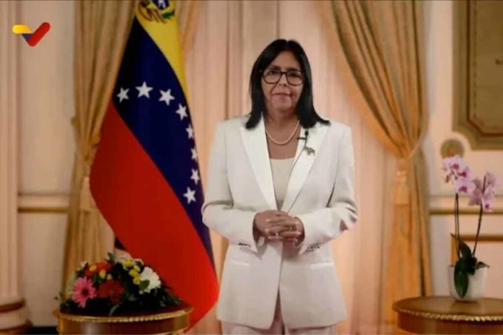 “Al mismo tiempo, pido a los medios tanto nacionales como internacionales que no se estigmatice la imagen de Venezuela, ni de su gentilicio, ni de su identidad nacional”, agregó sin profundizar en detalles.