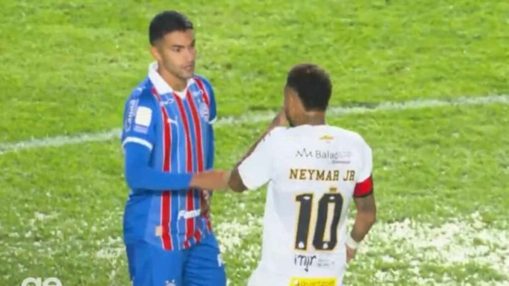 Neymar fue expulsado con roja directa antes de iniciarse la segunda mitad del partido del Brasileirão entre Santos y Bahía, disputado el sábado pasado en el estadio Vila Belmiro (1-1).