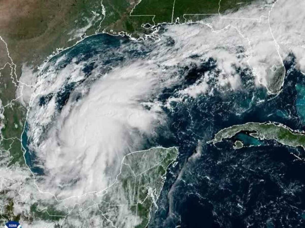 La tormenta tropical Isaías se formó en el golfo, y la autoridad meteorológica prevé que se fortalezca rápidamente y se convierta en huracán el jueves, antes de tocar tierra el viernes en algún punto de los estados de Misisipi o Florida.