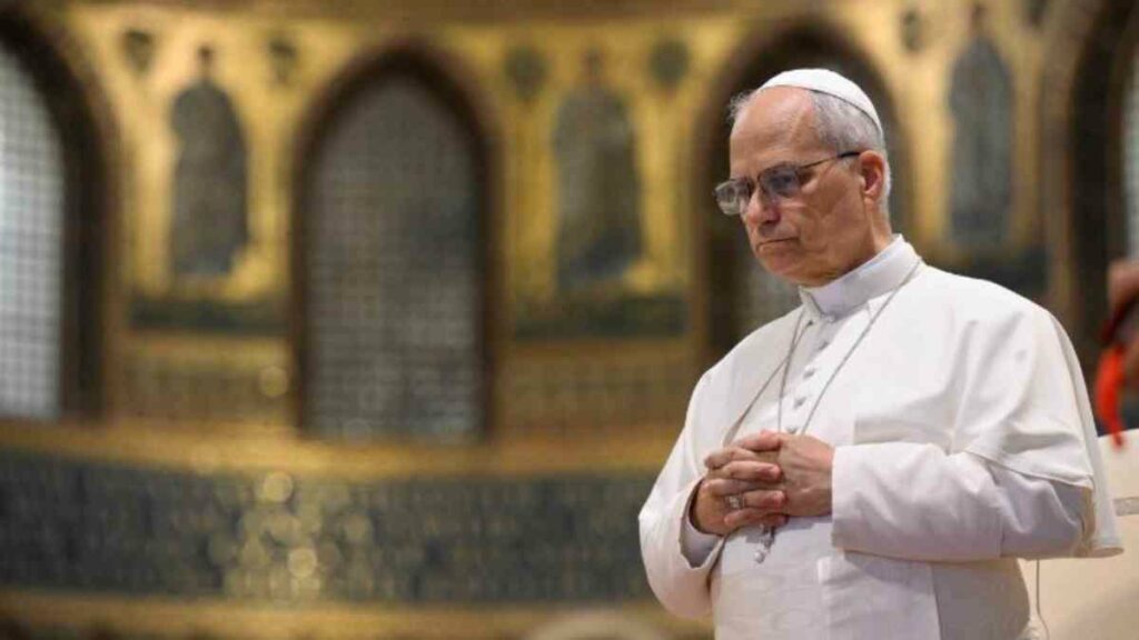 En un comunicado difundido por la oficina de prensa de la Santa Sede, la Prefectura de la Casa Pontificia notificó este lunes la cancelación de estas reuniones que forman parte de la agenda de trabajo diaria de León XIV.