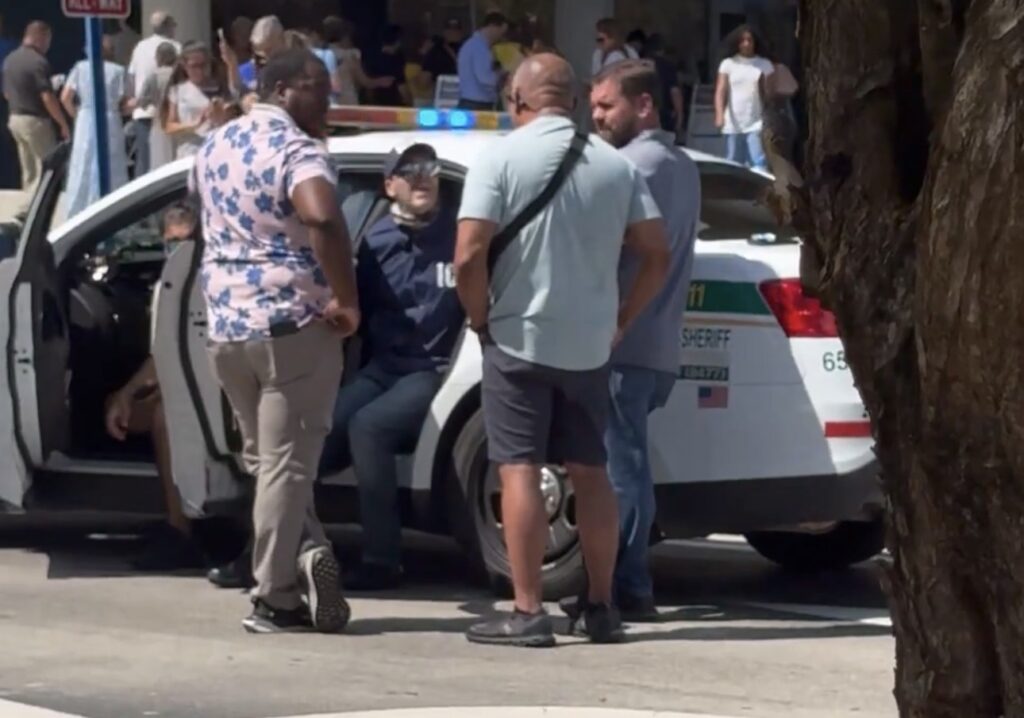 Se hizo pasar por agente de ICE e intimidó a votantes brasileños en Miami-Dade: terminó detenido