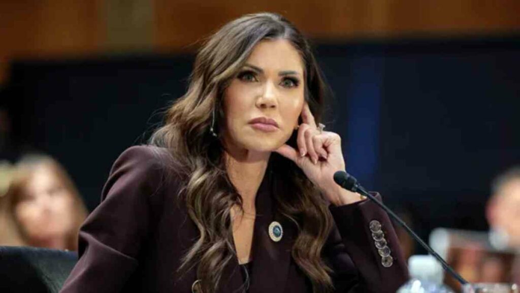 Noem fue nombrada enviada especial para esta iniciativa en marzo, después de que Trump la apartara de la dirección del Departamento de Seguridad Nacional.