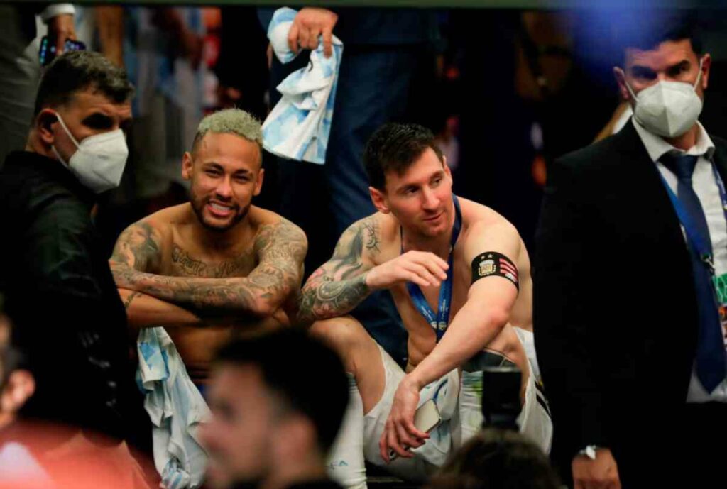El atacante del Santos homenajeó a Messi, con quien compartió vestuario en Barcelona y PSG