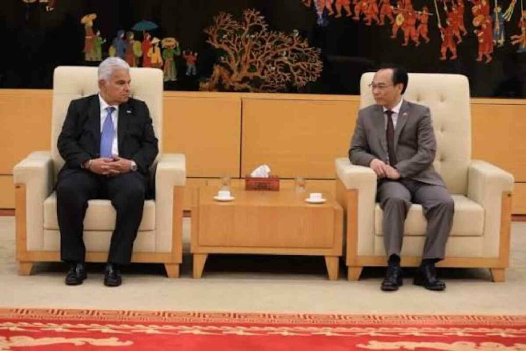 Los convenios fueron suscritos por los ministros de Exteriores de Panamá, Javier Martínez-Acha, y de Vietnam, Le Hoai Trung, en una reunión de trabajo de los presidentes de ambos países