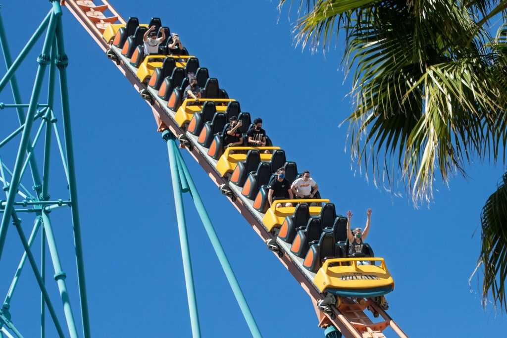 Six Flags cierra 10 montañas rusas en EE.UU. y Canadá tras la muerte de un visitante