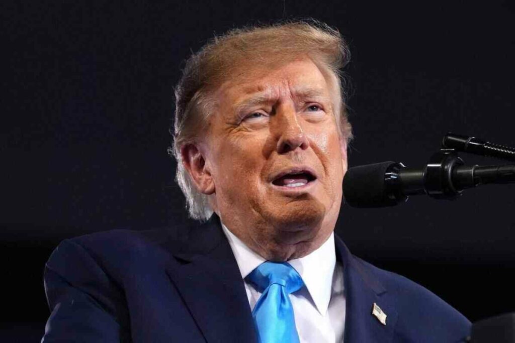 Fox News se sumó el pasado 21 de septiembre al boicot de las grandes cadenas de televisión a la cobertura de Trump, después que este vetara el acceso de CNN, MS NOW y Politico a la Casa Blanca.