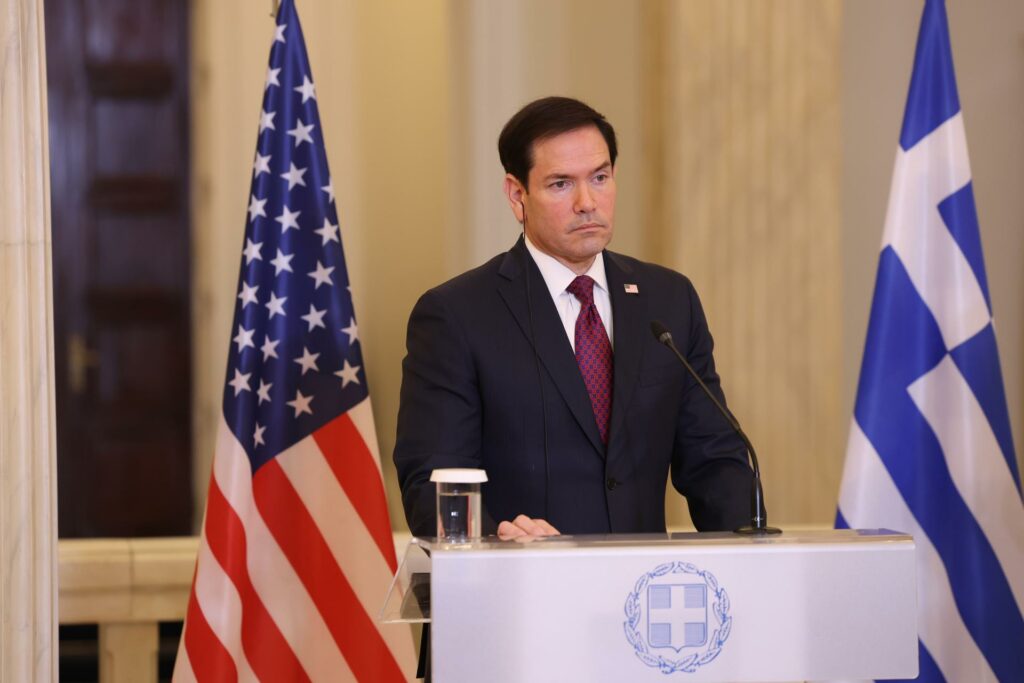 Rubio sostiene que Irán no controla Ormuz y que el petróleo fluye casi al nivel prebélico