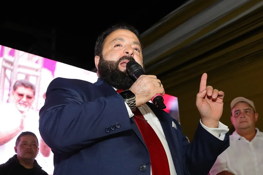 Ordenan captura de expresidente del congreso hondureño